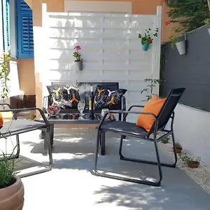 https://holiday-home-blue-door-in-pula.pula-hotels.org